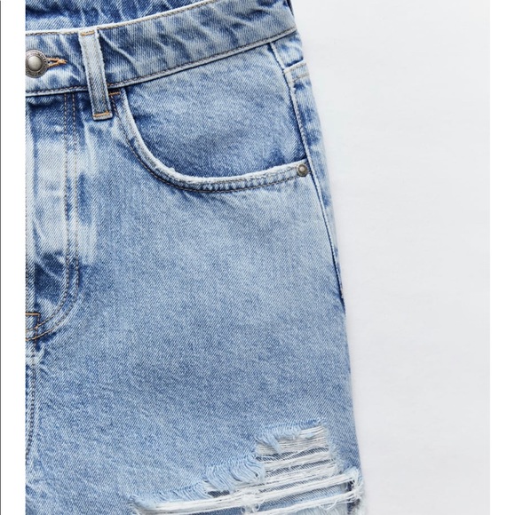 ♥️ Zara High Rise Ripped Shorts - Picture 3 of 7